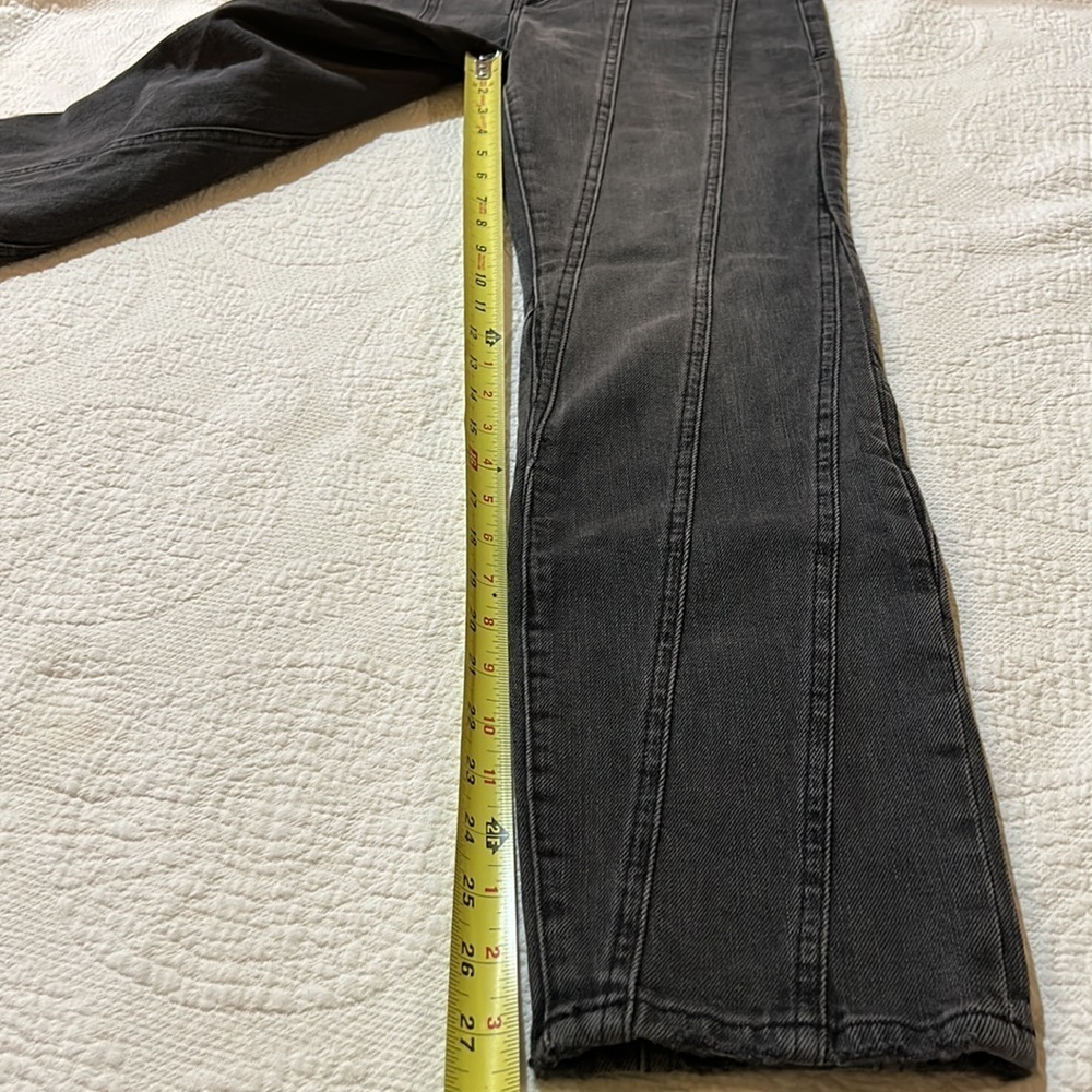 Good American denim. NWT Size 6/28. - Picture 5 of 14